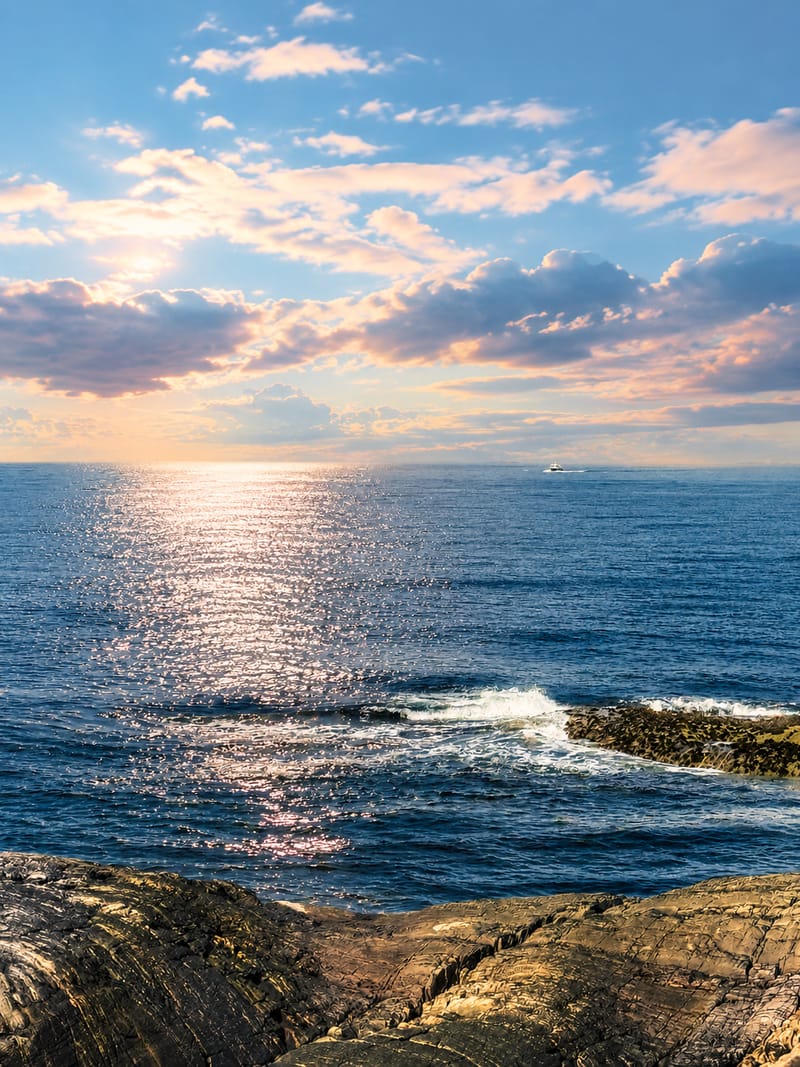 Sunlight on the open sea seen from Klubba